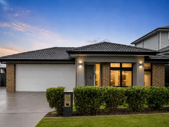 4 Meander Drive, Calderwood, NSW 2527