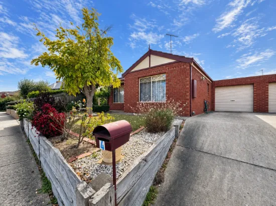 4 Molesworth Drive, Highton, Vic 3216
