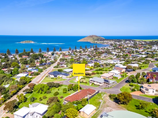 4 Mollien Avenue, Encounter Bay, SA 5211 - Sold
