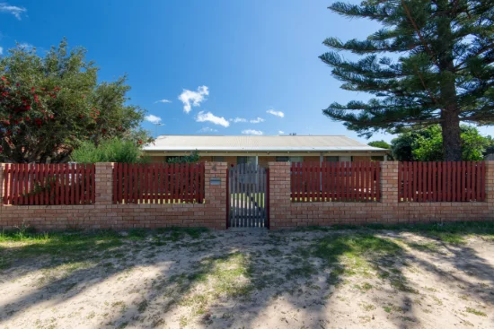 4 Mugana Crescent, Waggrakine, WA 6530