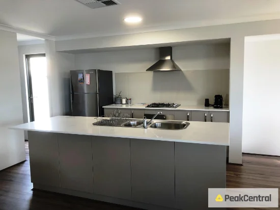 4 Needlewood Loop, Wandi, WA 6167-Image