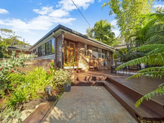 4 Neptune Street, Chapel Hill, Qld 4069