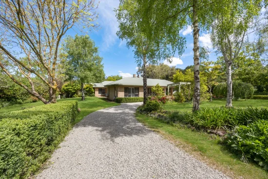 4 Old Farm Way, Romsey, Vic 3434