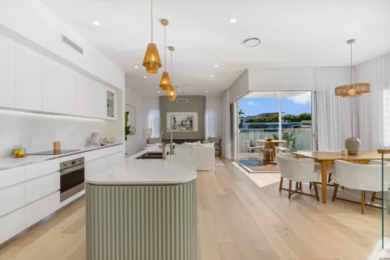 4 Philippine Lane, Palm Beach, Qld 4221