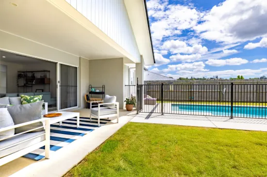 4 Pinnacle Place, Burnside, Qld 4560