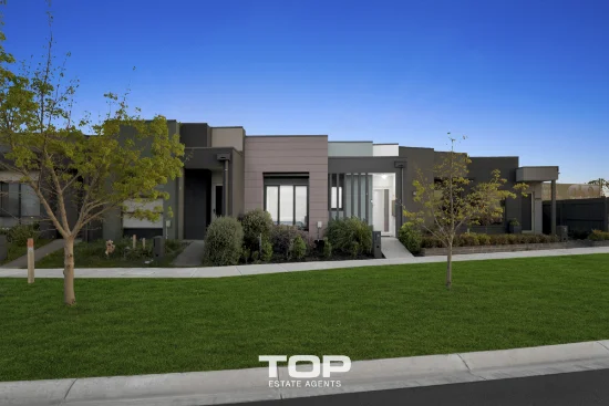 4 Plymouth Boulevard, Clyde North, Vic 3978 - For Sale