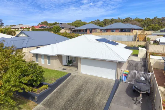 4 Pyrus Gardens, Yakamia, WA 6330