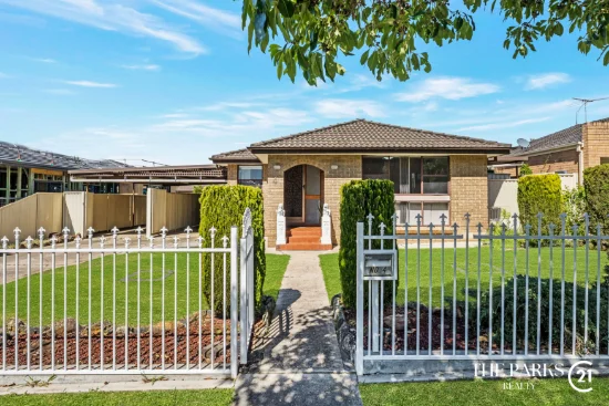 4 Rickard Road, Bossley Park, NSW 2176