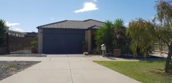 4 Rosella Grove, Cowes VIC 3922-Image