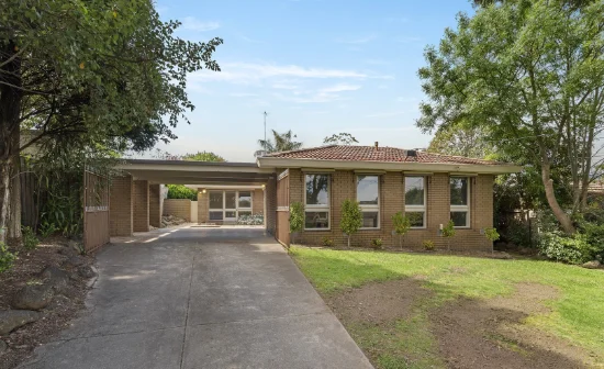 4 Runnymede Street, Doncaster East, Vic 3109 - For Rent