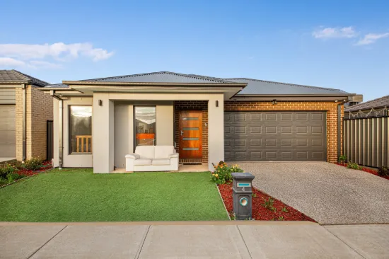 4 Stacey Parade, Mount Cottrell, Vic 3024