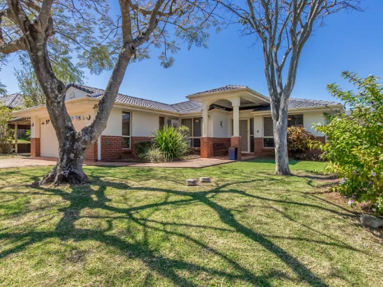 4 Stillwater Crescent, Robina, Qld 4226