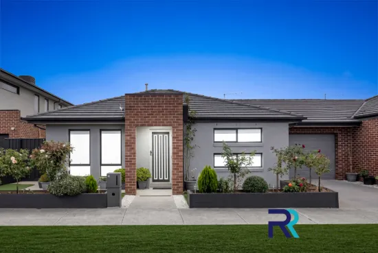 4 TAPIOCA STREET, Manor Lakes, Vic 3024