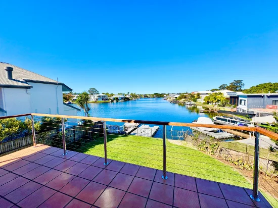 4 The Peninsula, Noosaville, Qld 4566