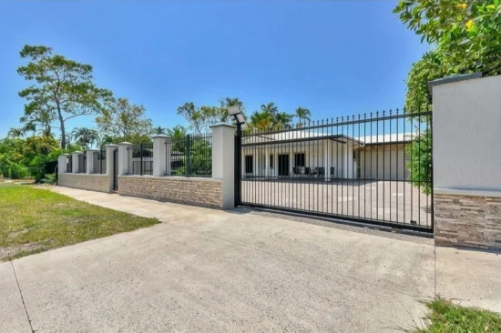 4 Thornton Cres, Moil, NT 0810
