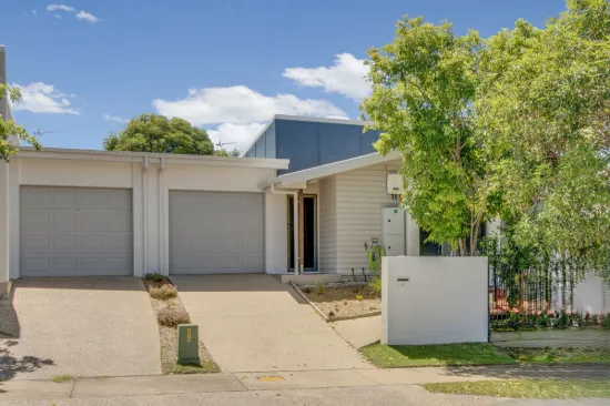 4 Valhalla Street, Clinton, Qld 4680