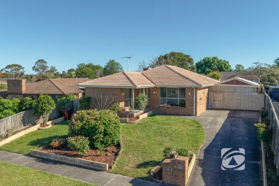 4 Van Court, Narre Warren, Vic 3805 - For Sale