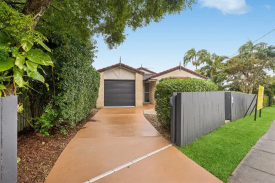 4 Vivian Street, Tennyson, Qld 4105