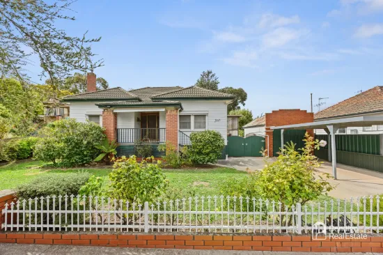 4 Wade Street, Golden Square, Vic 3555
