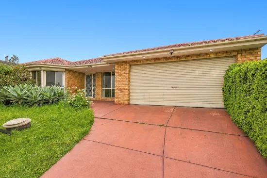 4 Waltham Mews, Cranbourne East VIC 3977 - For Rent