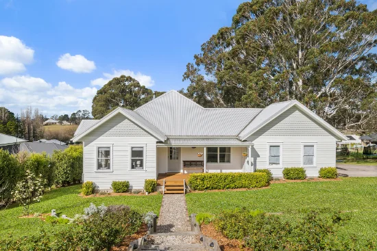 4 Warrawong Drive, Moss Vale, NSW 2577