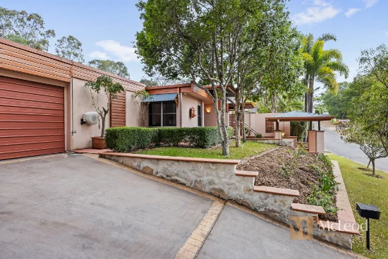 4 Welcome Street, Chapel Hill, Qld 4069