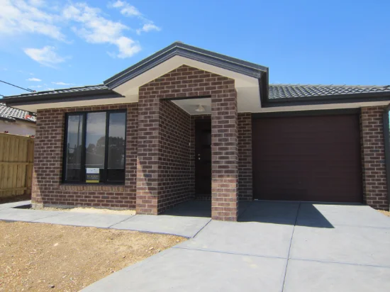 40 AYLESBURY BOULEVARD, Doreen, Vic 3754