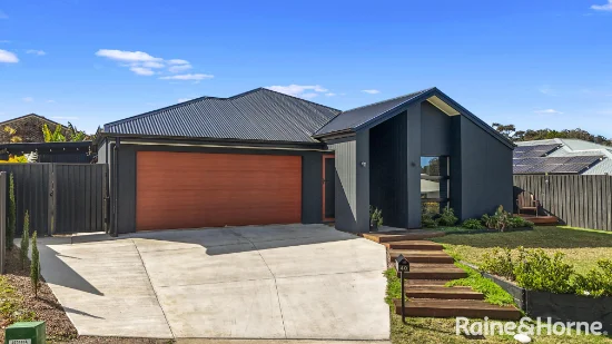 40 Blue Wren Place, Cooroy, Qld 4563