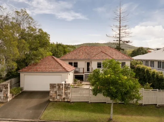 40 Canberra Drive, Ashgrove, Qld 4060