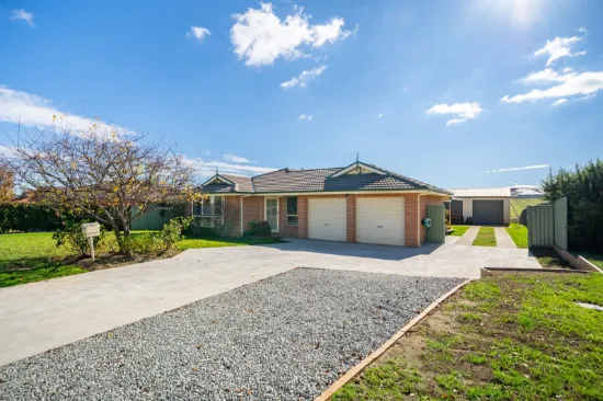 40  Emerald drive, Bathurst, NSW 2795