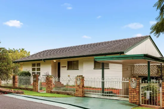 40 Henzell Terrace, Greenslopes, Qld 4120