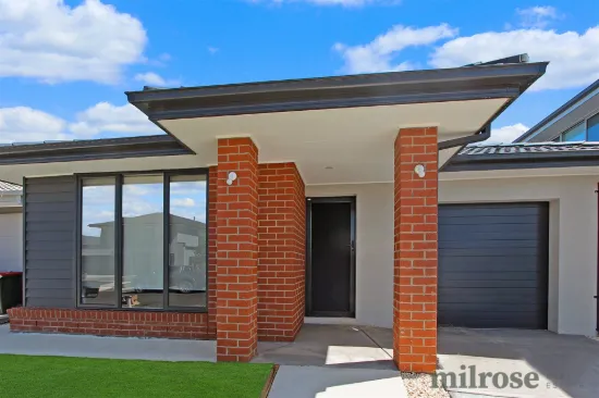 40 Merula Drive, Mambourin, Vic 3024