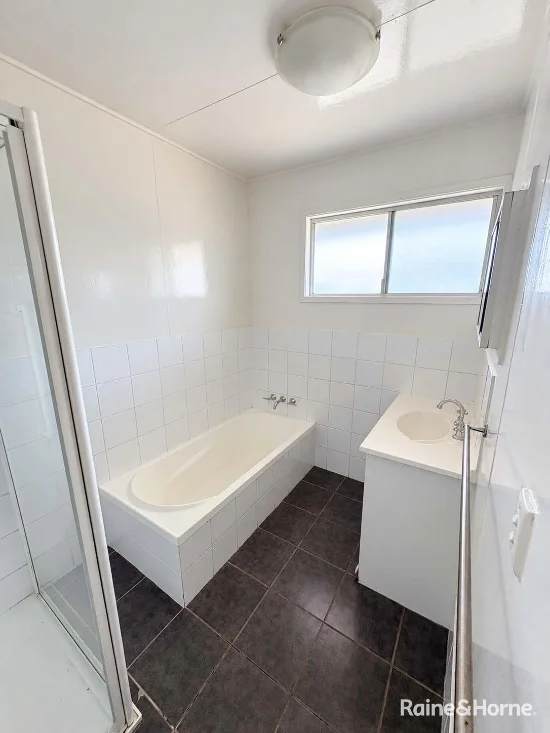 40 Spring Crescent, Dysart, Qld 4745-Image