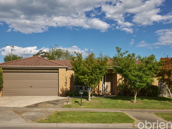 40 Springwater Drive, Drouin, Vic 3818