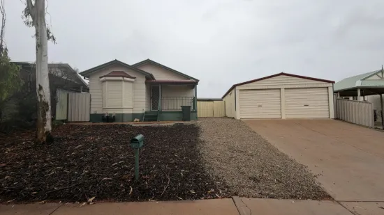 40 Tiliqua Cres, Roxby Downs, SA 5725