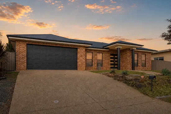 40 Yarrawah Crescent, Bourkelands, NSW 2650