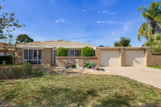 41 Balleroo Crescent, Glenfield Park, NSW 2650
