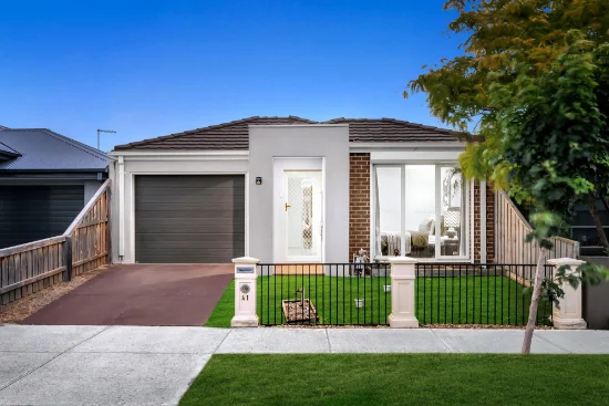 41 Clairwood Avenue, Pakenham, Vic 3810 - For Rent