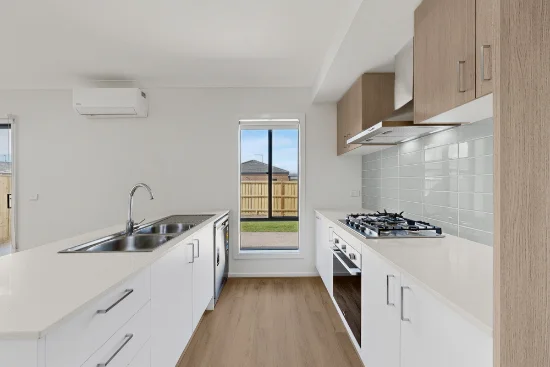 41 Devesha Drive, Armstrong Creek, Vic 3217