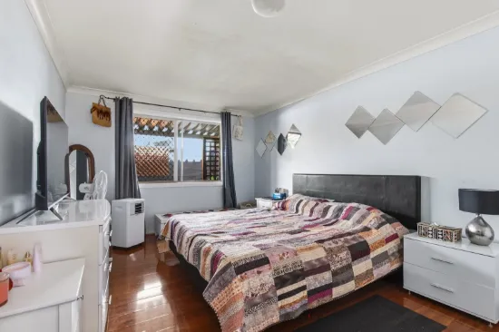 41 Frank Street, Labrador, Qld 4215-Image