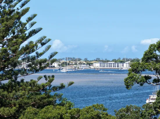 41 Frank Street, Labrador, Qld 4215-Image