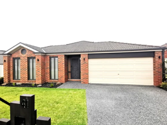 41 Stone Hill Circuit, Cranbourne East, Vic 3977