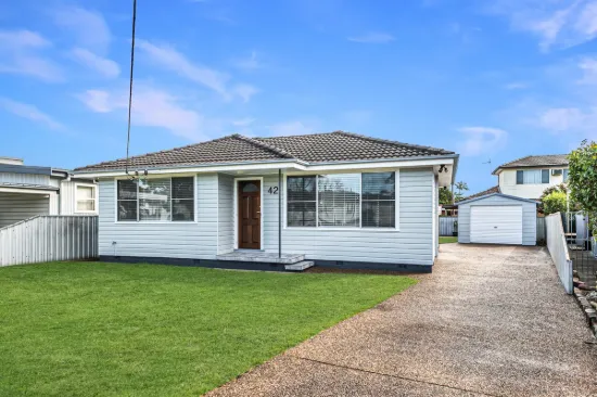 42 Conmurra Circuit, Shortland, NSW 2307