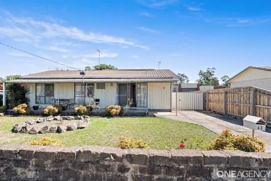 42 Darlimurla Avenue, Newborough, Vic 3825