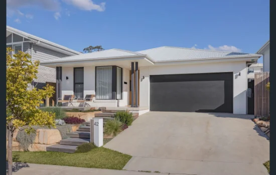 42 Doomben St, Menangle Park, NSW 2563