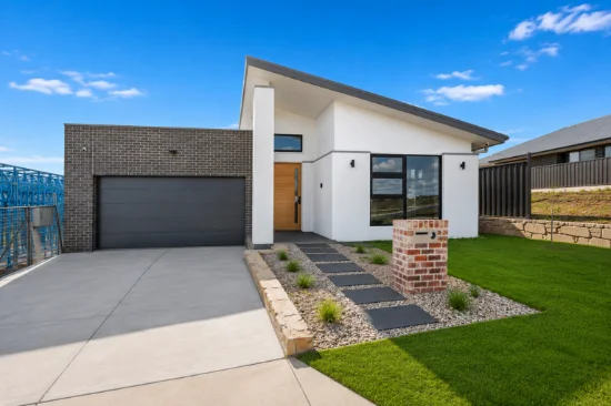 42 Eric Willmot Way, Macnamara, ACT 2615