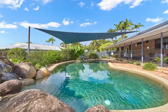 42 Hadrian Avenue, Mooroobool, Qld 4870