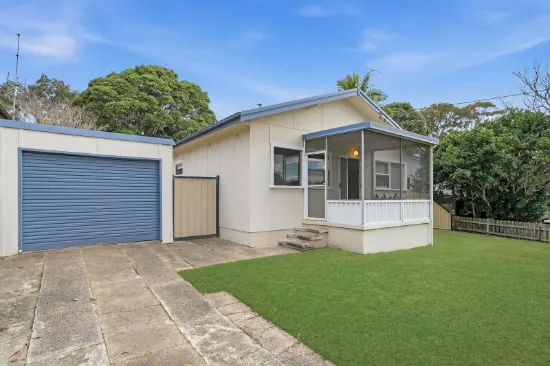 42 Manuka Parade, Gorokan, NSW 2263