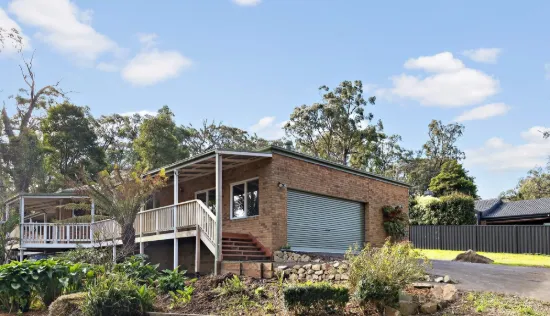 42 Mountain Road, Cockatoo, Vic 3781