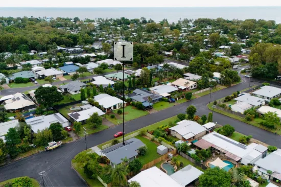 42 Oak Street, Holloways Beach, Qld 4878